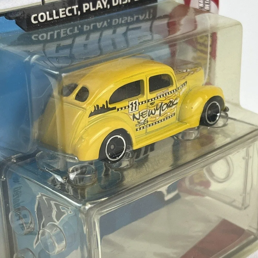 Hot Wheels Connect Cars NEW YORK Taxi Cab Fat Fendered 40 Car  1/64